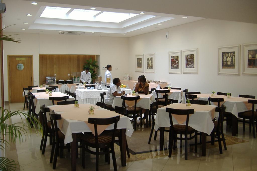 Vip Inn Beira Luaran gambar